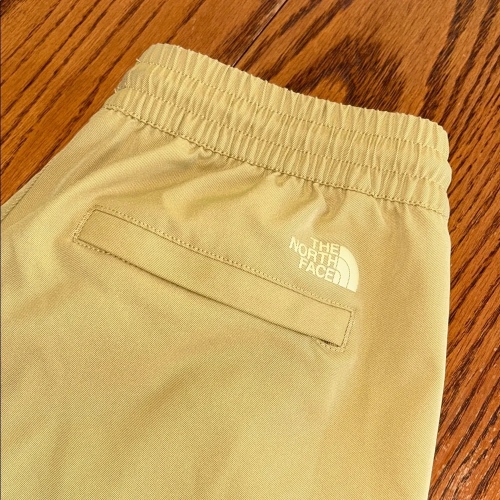 The North Face Men’s Tan Joggers - size Small